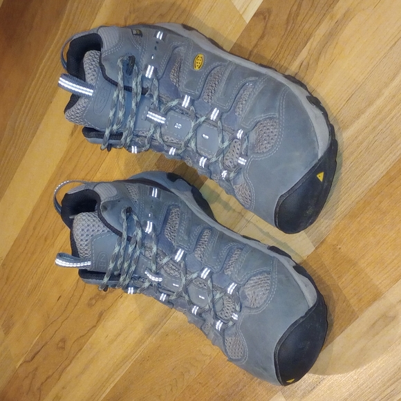 Keen Shoes Keen Hiking Shoes Poshmark